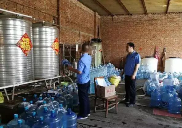 你還在喝桶裝水嗎？直飲水設備真香